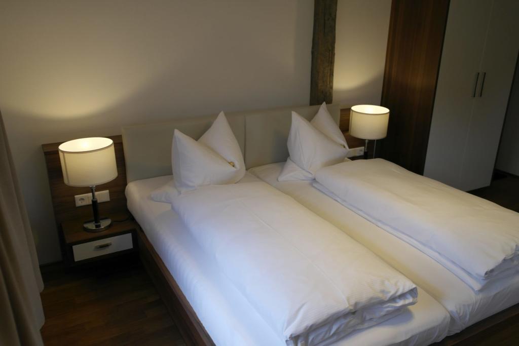 Hotel Schmales Haus Ulm Quarto foto