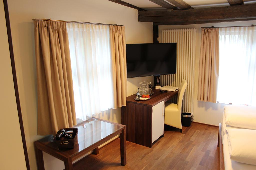 Hotel Schmales Haus Ulm Quarto foto